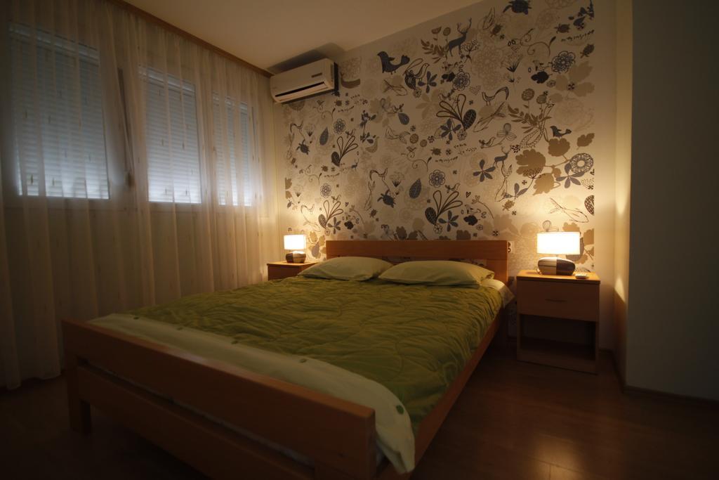 City Center Accommodation Zára Szoba fotó