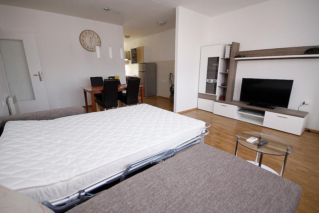 City Center Accommodation Zára Szoba fotó