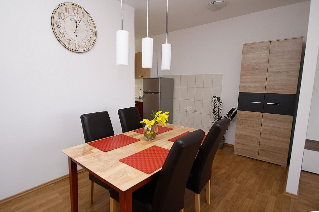 City Center Accommodation Zára Kültér fotó